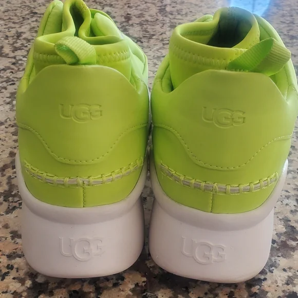 Women's UGG Neutra Chunky Platform Sneaker - Picture 2 of 5